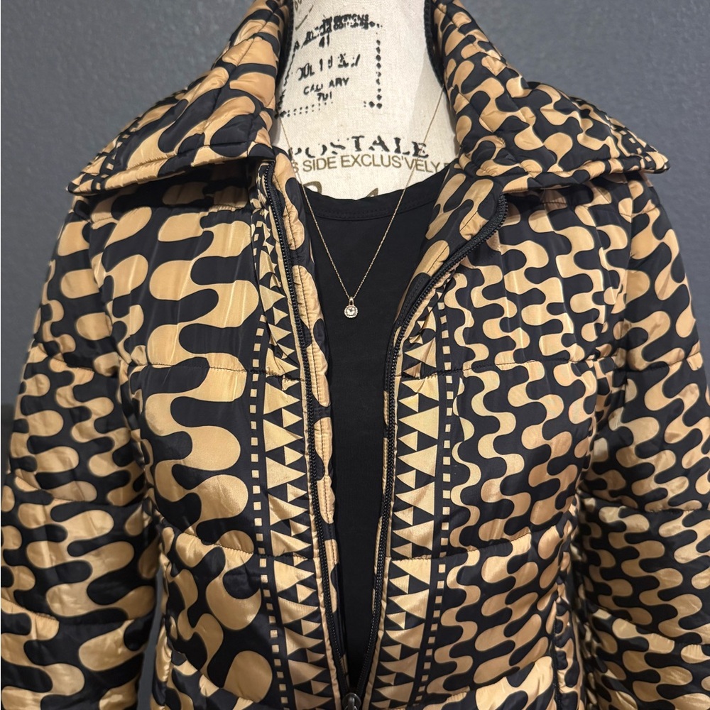 Debra C Beverly Hills Italian Designer Jacket Size 6 Gold & Black Geometric Prnt - Picture 2 of 13